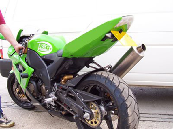 R&G Racing Crash Protectors - Classic Style for Kawasaki ZX-10R '04-05 R&G Racing Crash Protectors - Classic Style for Kawasaki ZX-10R '04-05
